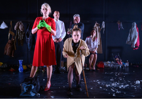 100 Songs – Schauspiel Stuttgart – Roland Schimmelpfennig zeigt sein in Schweden uraufgeführtes Stück erstmals auf Deutsch