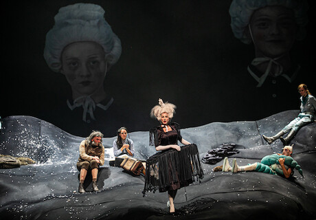 dritte republik (eine vermessung) – Schauspielhaus Graz – Anita Vulesica inszeniert die Österreichische Erstaufführung von Thomas Köcks Stück über Grenzen