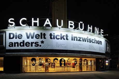 Zum Stand der Berliner Theaterszene – Wie sind die Ensemble-Bühnen aufgestellt und welche Lücke reißt die Volksbühne mit René Polleschs Tod?