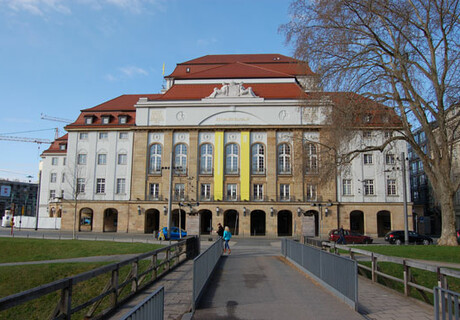 Die Rückkehr zum Flächentarif an Sachsens Theatern und Orchestern birgt bislang kaum bedachte Probleme