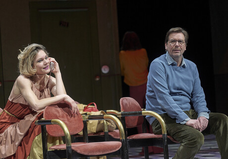 Serge – Burgtheater Wien – Lily Sykes adaptiert Yasmina Rezas Roman