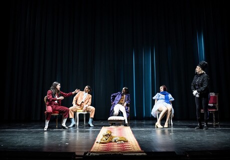 Geizige – Theater Münster – Regisseurin Cilli Drexel lässt Molières berühmte Komödie von einem reinen Frauenensemble spielen 