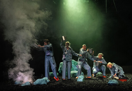 Das Kraftwerk – Staatstheater Cottbus – Ein Theaterabend über Kohleabbau und die Gefährdung des Trinkwassers recherchiert vom Journalist:innenkollektiv CORRECTIV
