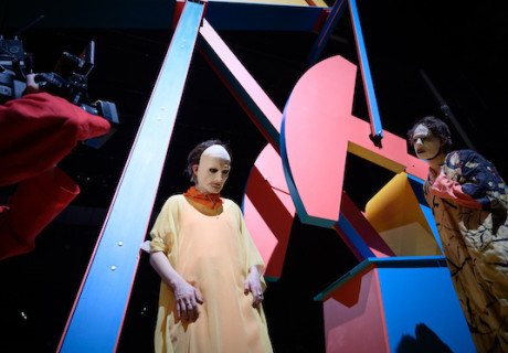 Anthropos, Tyrann (Ödipus) – Volksbühne Berlin – Alexander Eisenach und das Theater des Anthropozän bringen die Klimakatastrophe brutal nahe