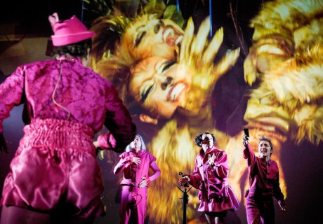 As You Fucking Like It – Deutsches Theater Berlin – Bastian Kraft liest Shakespeares Verwechslungskomödie queer