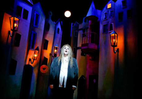 Baal – Berliner Ensemble – Brechts Bühnen-Erstling wirkt bei Ersan Mondtag wie mit Pathos druckbetankt