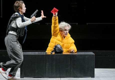 auf der suche nach dem verlorenen bagger – Staatsschauspiel Dresden – Matthias Reichwald bringt das neue Stück von Leo Meier zur Uraufführung