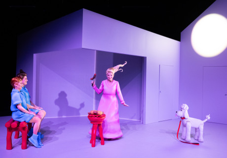 Barrrbie ein Puppenheim – Thalia Theater Hamburg – Emre Akal inszeniert ein popbuntes Emanzipationsdrama