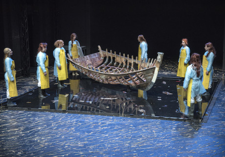 Boat Memory / Das Zeugnis – Theater an der Ruhr Mülheim – Roberto Ciulli erfindet ein Requiem für die auf dem Mittelmeer umgekommenen Migranten