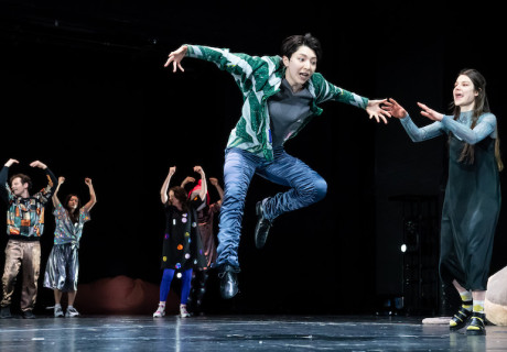 Brüste und Eier – Thalia Theater Hamburg – Christopher Rüping inszeniert Mieko Kawakamis Roman über (un-)gewollte Elternschaft