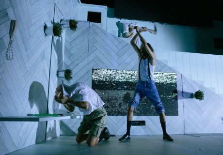 Essay: Theater und Gewalt 