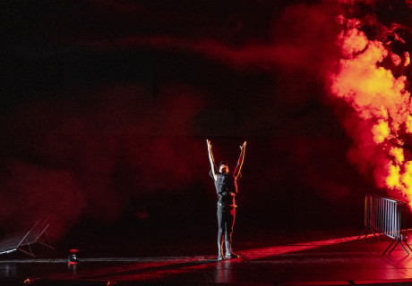 Dantons Tod – Schauspielhaus Bochum – Robert Borgmann befragt Büchners Revolutionsdrama auf der Folie unserer Gegenwart