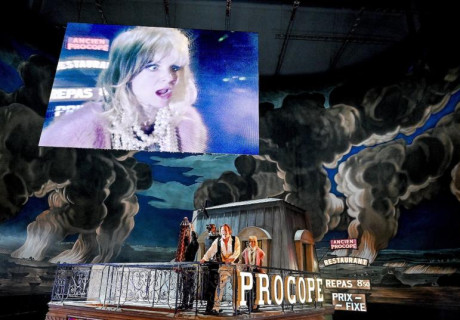 Dantons Tod – Staatsschauspiel Dresden – Frank Castorf verschweisst Georg Büchners Revolutionsdrama mit Heiner Müllers Der Auftrag