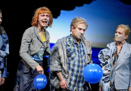 Das Wasser – Staatsschauspiel Dresden – Jan Gehlers Uraufführung von Kathrin Rögglas Stück zur Kilmakrise