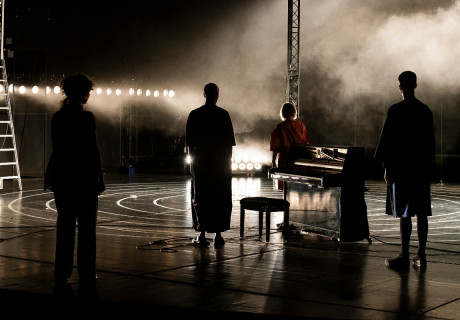 Das neue Leben. Where do we go from here – Schauspielhaus Bochum – Christopher Rüping stellt sich mit Dante Alighieri und ein paar Popstars den grundlegenden Fragen von Liebe, Tod und Kunstschaffen