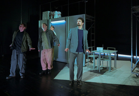 Der blinde Passagier – Staatstheater Mainz – Luis Dekant inszeniert Maria Lazars Drama über Flucht und Zivilcourage