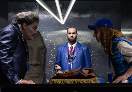 Der zerbrochne Krug – Theater Münster – Wilke Weermann taucht Kleists altes Stück in ein neues, schauriges Licht