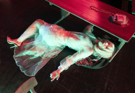 Der Würgeengel – Schauspielhaus Bochum – Johan Simons erzählt mit Luis Buñuels surrealistischem Klassiker vom Klimawandel