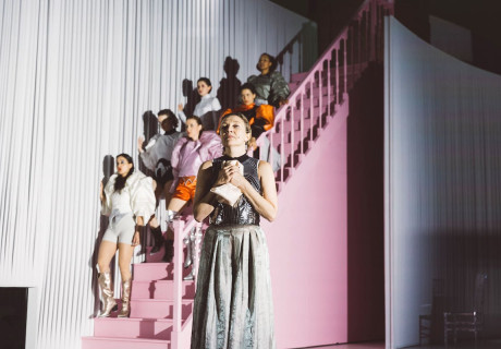 Der Zähmung Widerspenstigkeit – Deutsches Theater Berlin – Pınar Karabulut inszeniert Katja Brunners Shakespeare-Gegenattacke 