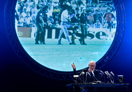 Die Nacht von Sevilla – Ruhrfestspiele Recklinghausen – Manuel Neukirchner und Bahadir Hamdemir erkunden auf dem Fußballfeld das deutsch-französische Miteinander