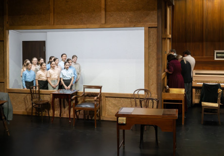 Die Unruhenden – Hamburgische Staatsoper – Christoph Marthaler rückt leise dem einstigen Hamburger Musikdirektor Gustav Mahler zu Leibe