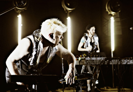 Dirty Laundry. The TrashOpera – HAU Berlin – Ein neues Stück von Nicoleta Esinencu als Eröffnung eines Festivals über Feministische Kämpfe im post-sozialistischen Europa