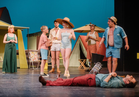 Drei Tage auf dem Land – Nationaltheater Weimar – Juliane Kann inszeniert Marbers Turgeniew-Bearbeitung als satirisches Wimmelbild