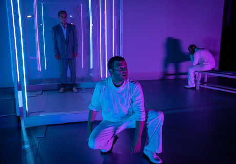 Ein Bericht für eine Akademie – Schauspiel Essen – Zafer Tursuns Kafka-Adaption stimmt nachdenklich