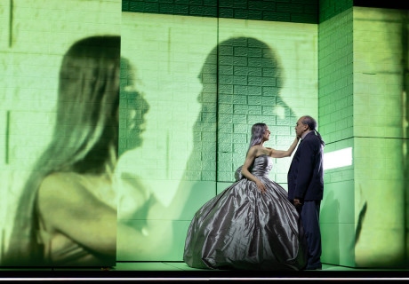 Emilia Galotti – Thalia Theater Hamburg – Anne Lenk erzählt mit Gotthold Ephraim Lessing vom untergründigen Überleben feudaler Verhältnisse