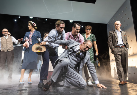 Ende einer Verhandlung – Staatstheater Meiningen – Schauspieldirektor Frank Behnke inszeniert die Uraufführung des Gerichtsdramas von Anna Gmeyner