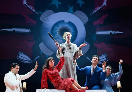 Endsieg – Deutsches Schauspielhaus Hamburg – Falk Richter macht aus Elfriede Jelineks neuem Trump-Stück in einer 