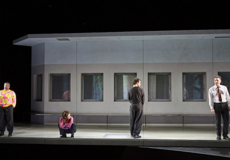 Fremd – Schauspiel Hannover – Stephan Kimmig bringt Michel Friedmans Buch übers Aufwachsen als jüdisches Kind in Deutschland zur Uraufführung