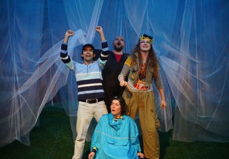 Funken – Gostner Hoftheater Nürnberg – Birga Ipsen inszeniert Till Wiebels Retzhofer-Dramapreis gekürtes Stück