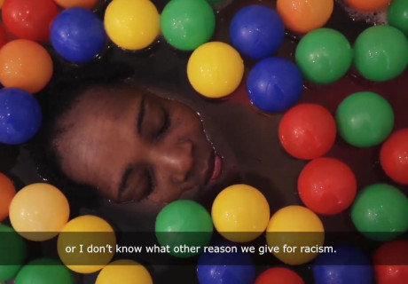 GAIA-Projekt – Ruhrfestspiele – Das kainkollektiv spielt multimedial mit Frauenbildern und Frauenklischees