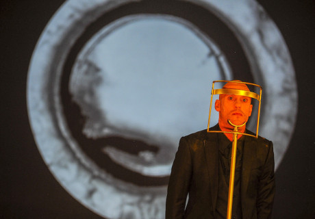 Gas-Trilogie – Staatsschauspiel Dresden – Sebastian Baumgarten inszeniert Georg Kaiser mit aktueller Relevanz