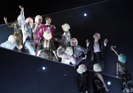 Der große Gatsby – Staatstheater Saarbrücken – Rebekka Kricheldorf aktualisiert F. Scott Fitzgeralds Saga eines Selfmade-Millionärs