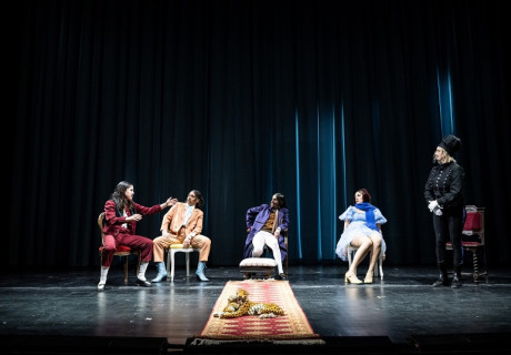 Geizige – Theater Münster – Regisseurin Cilli Drexel lässt Molières berühmte Komödie von einem reinen Frauenensemble spielen 