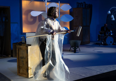 Genesis – Schaubühne Berlin – Bastian Reiber schöpft aus unterspieltem Slapstick den Garten Eden