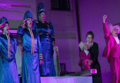 Gulliver im Land der Riesen – Neues Theater Halle – Regisseur Ronny Jakubaschk erzählt die Gulliver-Geschichte mit dem Puppentheater Halle