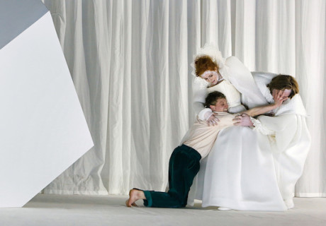 Hamlet – Münchner Residenztheater – Robert Borgmann findet eine eigene Wahrheit in der Vielschichtigkeit des Erzählens