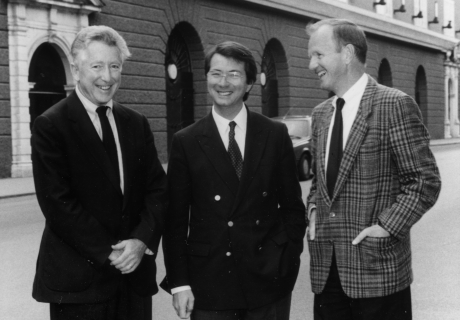Hans Landesmann, Gerard Mortier mit dem Ex-Festspielpräsidenten Dr. Heinrich Wiesmüller in Salzburg (v.l.n.r.) © ASF / Foto: Helmut Schaffler
