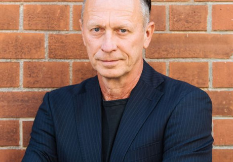 Debatte um Leitungsstrukturen am Theater – Interview mit Intendant und Bühnenvereins-Vertreter Hasko Weber über Machtmissbrauch, kontinuierliche Reformen und Hau-Ruck-Revolution