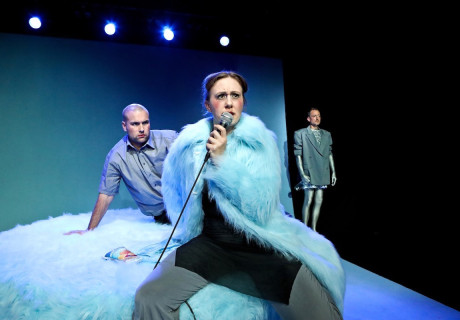 Helena oder Stay safe and sorry – Theater Münster – Alina Fluck bringt Selma Kay Matters Stück zur Uraufführung