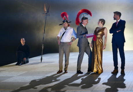 Die Hermannsschlacht – Schauspiel Leipzig – Dušan David Pařízek rüttelt mit seiner Kleist-Inszenierung am Mythos deutscher Schicksalsgemeinschaft