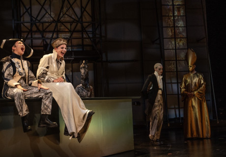 Das Himmelreich wollen wir schon selbst finden – Schauspiel Köln – Oliver Frljićs Stück über den Dombau