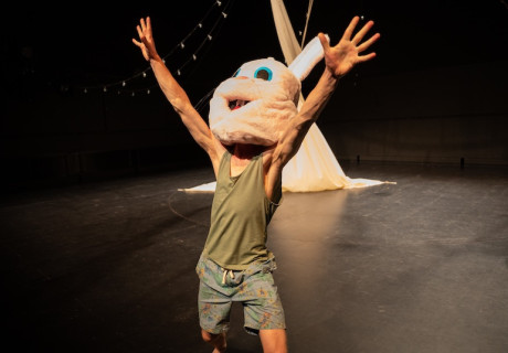 Hitze – Schauspiel Stuttgart – Sarah Rindone adaptiert den Coming-of-Age-Roman des französischen Autors Victor Jestin