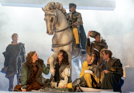 Hojotoho! Hojotoho! Heiaha! – Theater Magdeburg – Julien Chavaz und Bastian Lomsché inszenieren eine musikalische Geisterbeschwörung