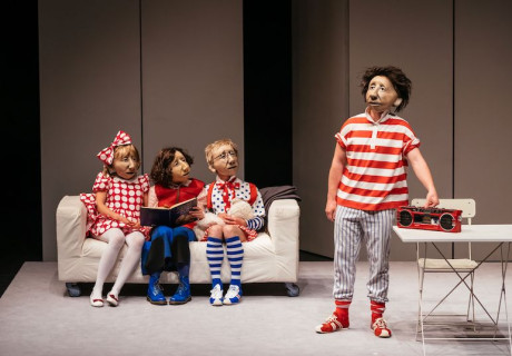 Hokuspokus – Komödie am Kurfürstendamm – Familie Flöz lässt die Wirkungsmaschine Theater triumphieren