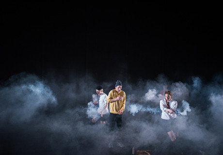 Das Imperium des Schönen – Nis-Momme Stockmanns Kultur-Clash-Stück von Tina Lanik in Stuttgart uraufgeführt