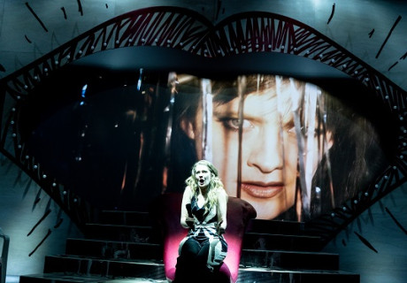 In den Gärten oder Lysistrata 2 – Staatstheater Karlsruhe – Nele Lindemann und Fabian Groß attackieren mit Witz, Tempo und Sibylle Bergs Text Gender-Utopien